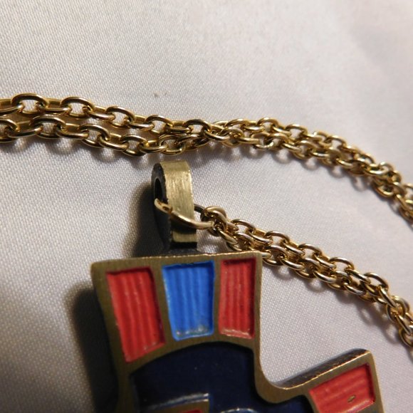 Terra Sancta Guild TSG Communion Enamel Pendant Necklace Vintage - Picture 6 of 6